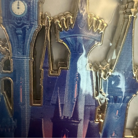 NEW Disney Castle Collection Series 1/10 Limited Cinderella Castle Jumbo Pin - Picture 12 of 15